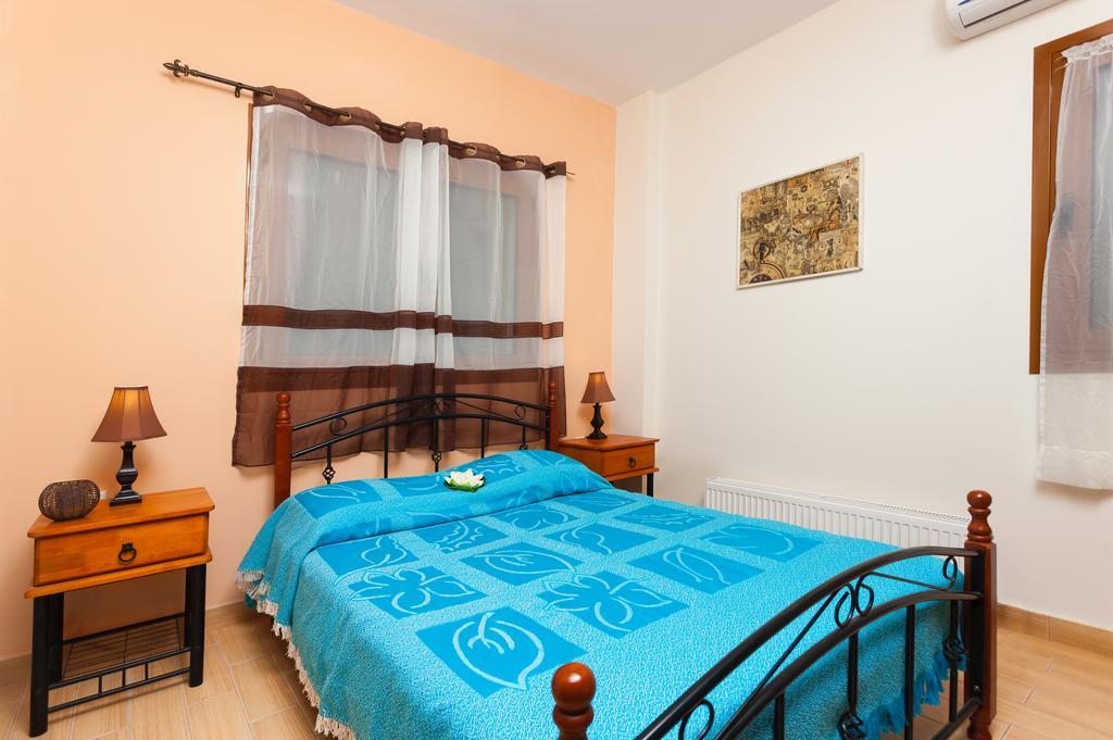 Villa Akros And Suites Keri Екстериор снимка
