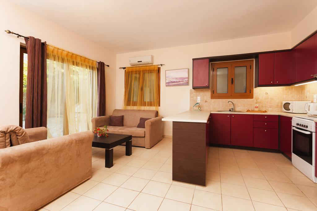 Villa Akros And Suites Keri Екстериор снимка