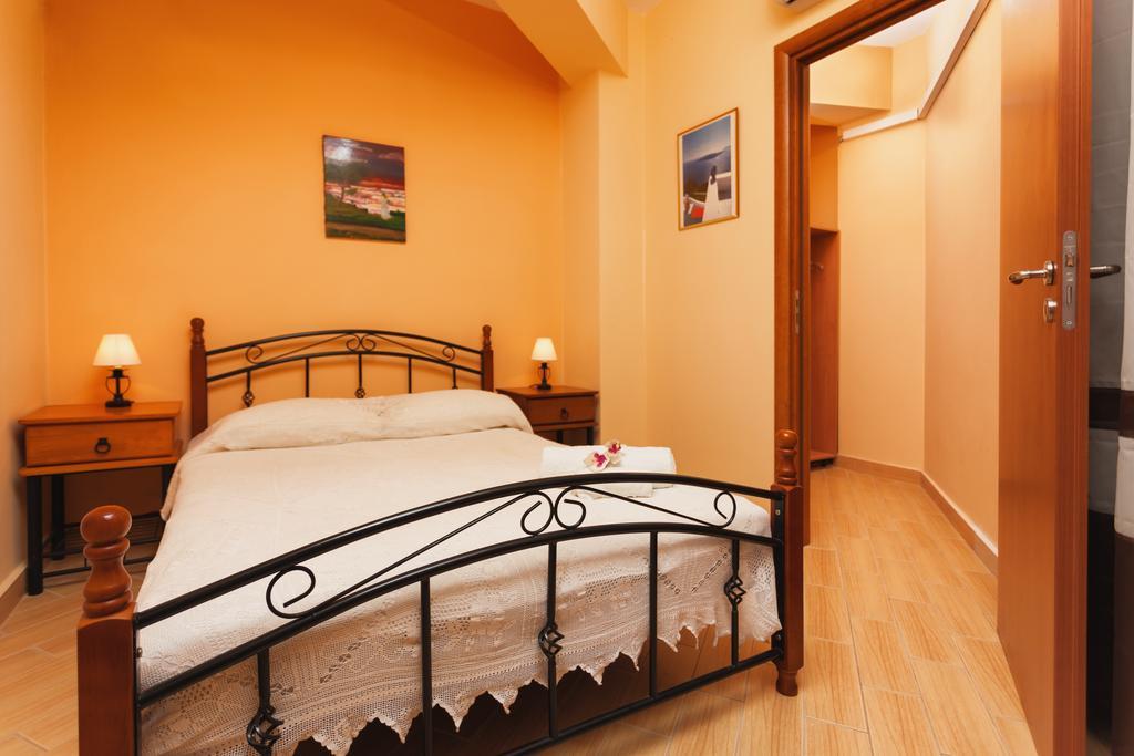 Villa Akros And Suites Keri Екстериор снимка