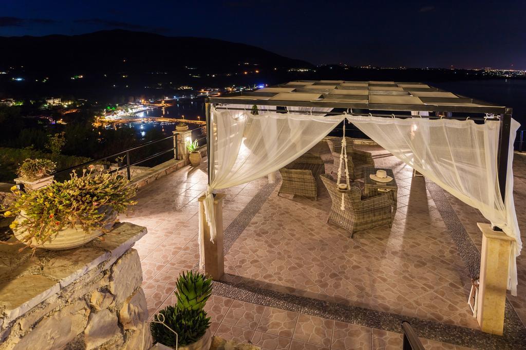 Villa Akros And Suites Keri Екстериор снимка