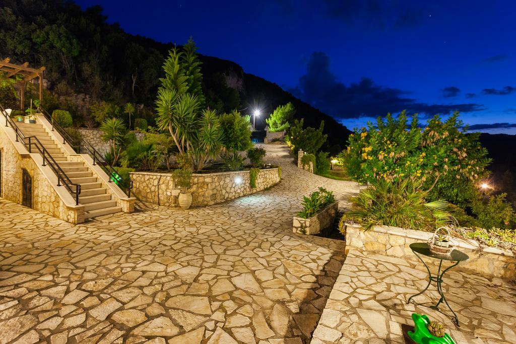 Villa Akros And Suites Keri Екстериор снимка