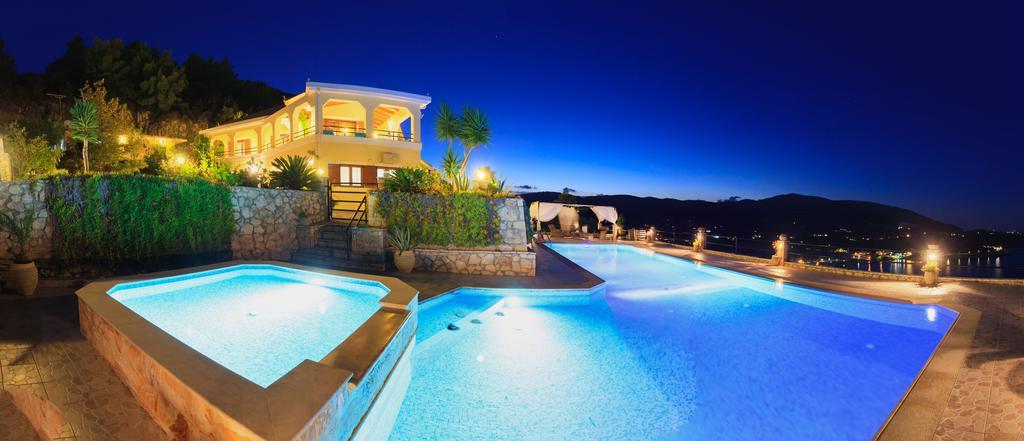 Villa Akros And Suites Keri Екстериор снимка