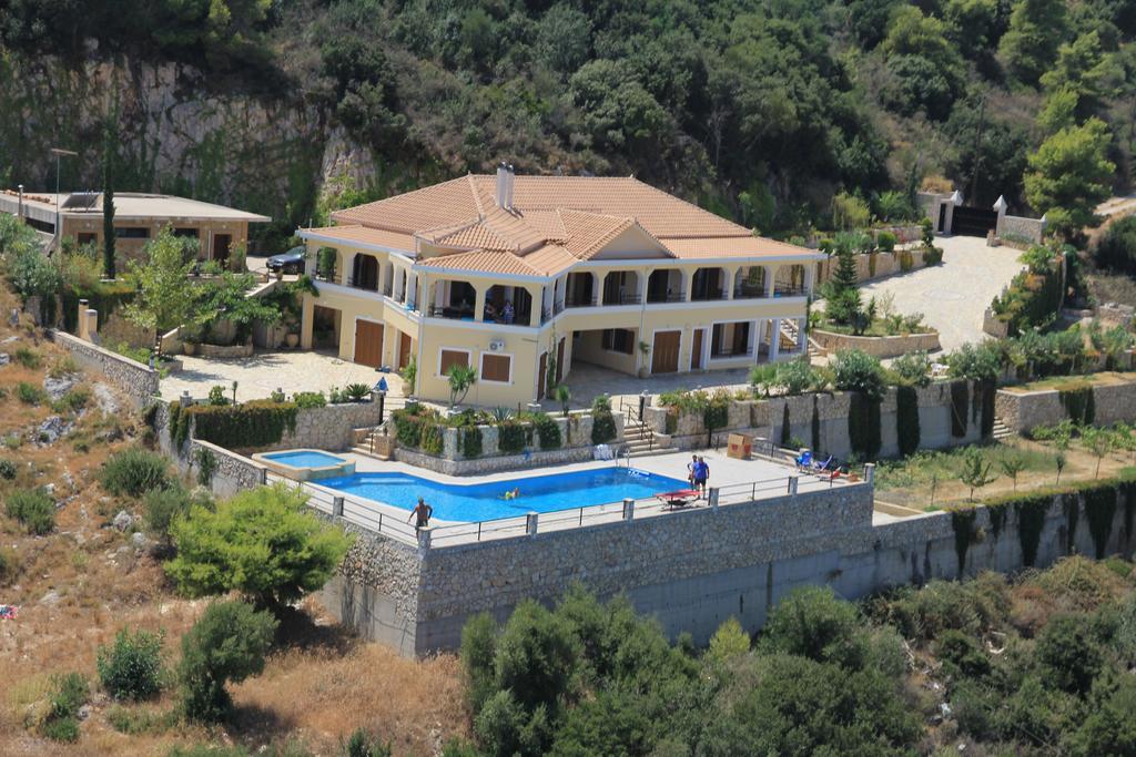 Villa Akros And Suites Keri Екстериор снимка