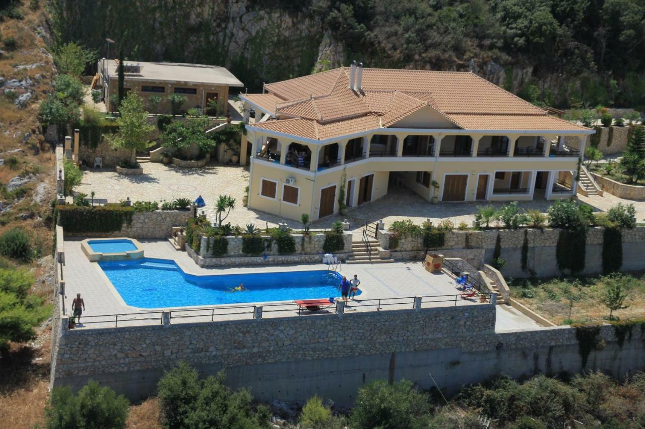 Villa Akros And Suites Keri Екстериор снимка